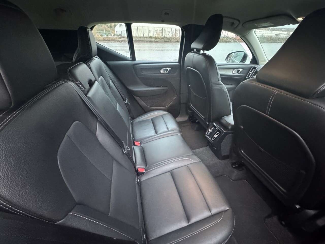 2021 VOLVO XC40 2021 VOLVO XC40