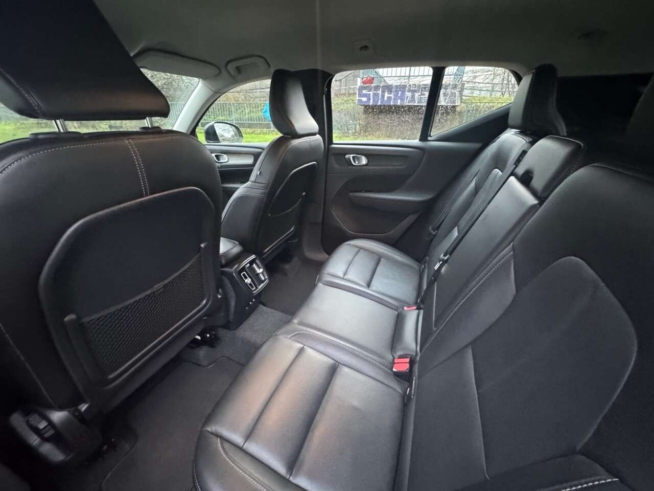 2021 VOLVO XC40 2021 VOLVO XC40