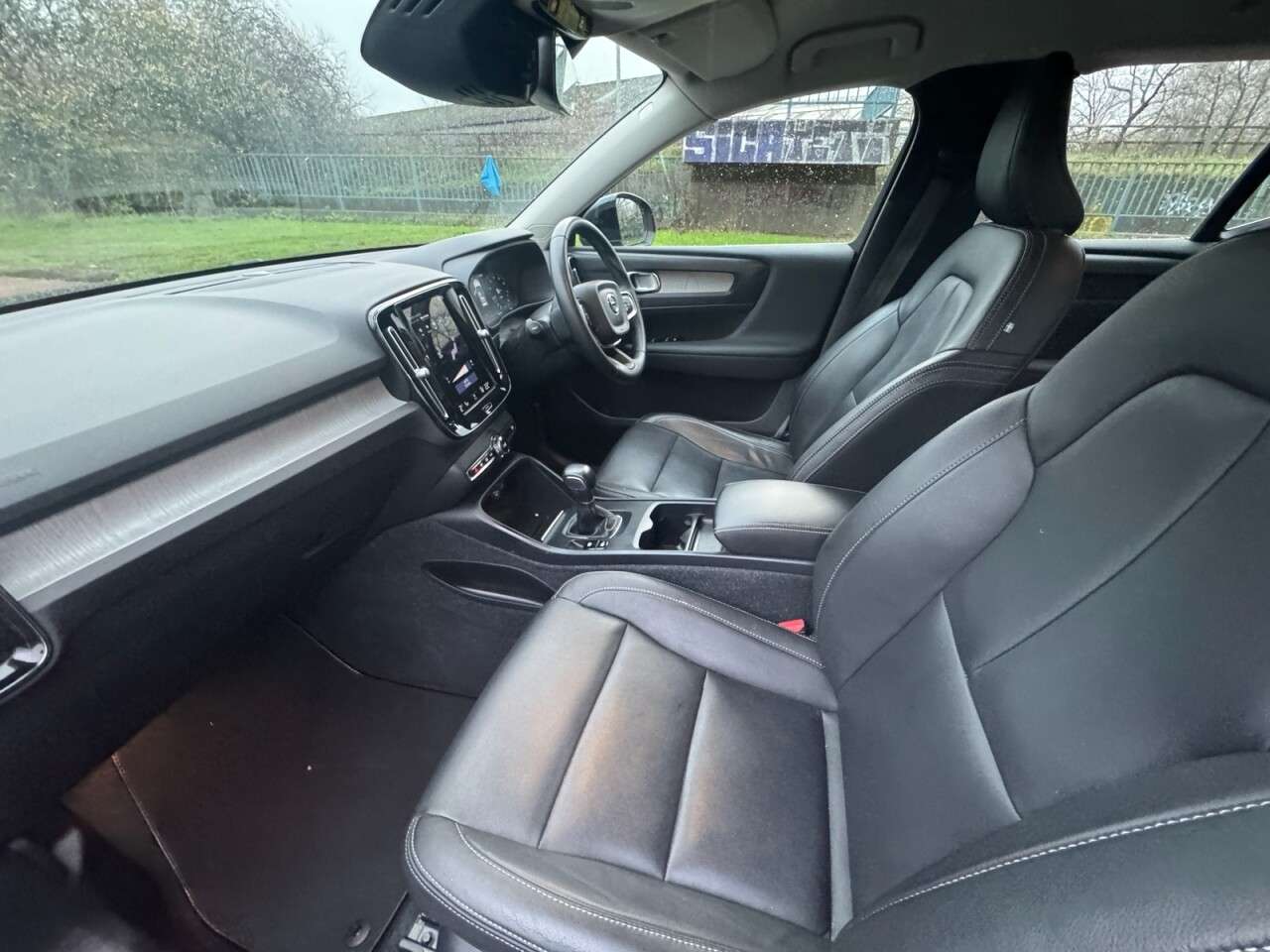 2021 VOLVO XC40 2021 VOLVO XC40