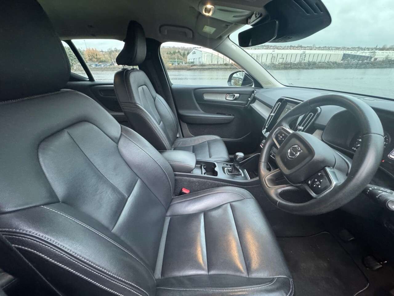 2021 VOLVO XC40 2021 VOLVO XC40