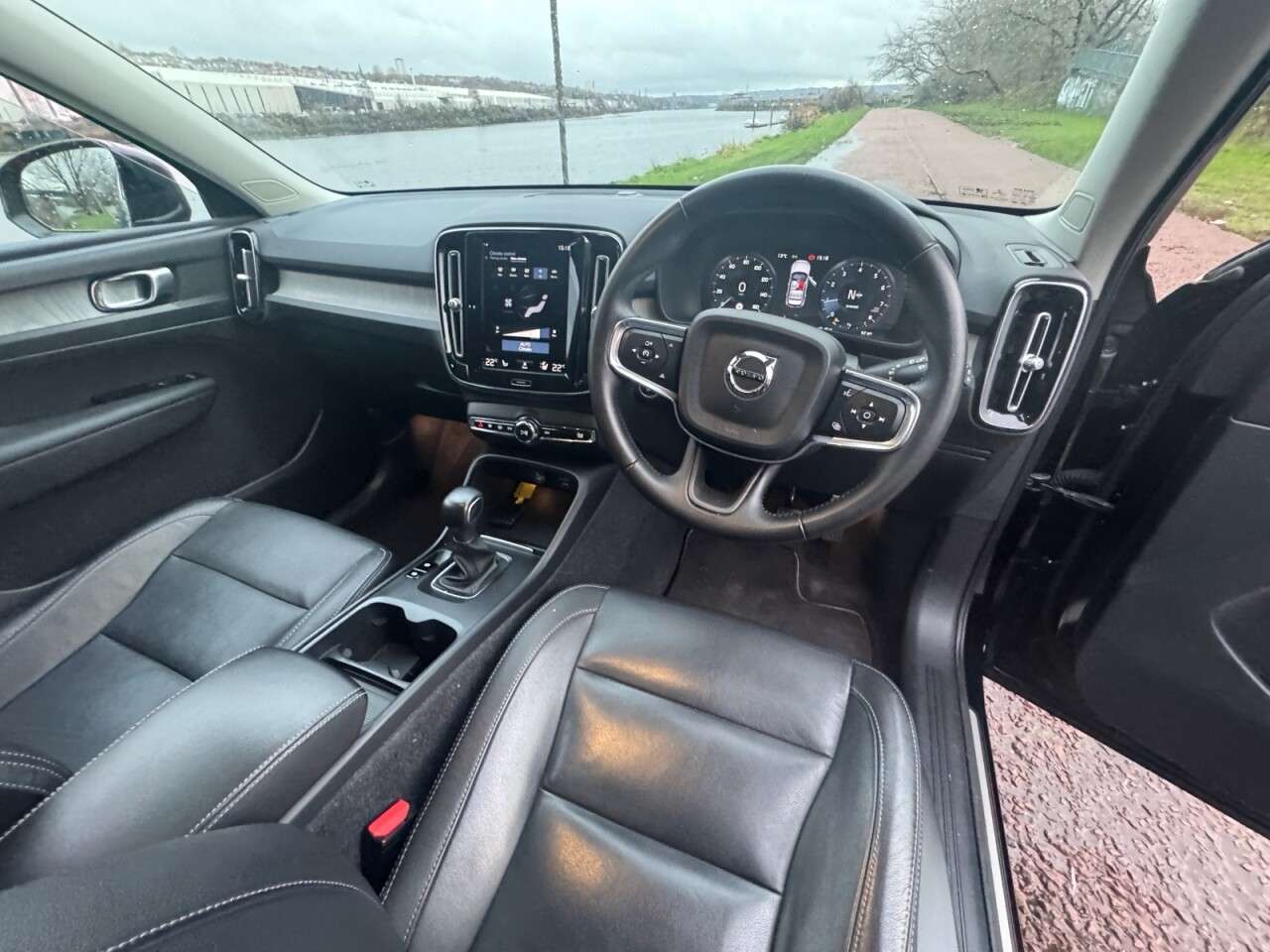 2021 VOLVO XC40 2021 VOLVO XC40