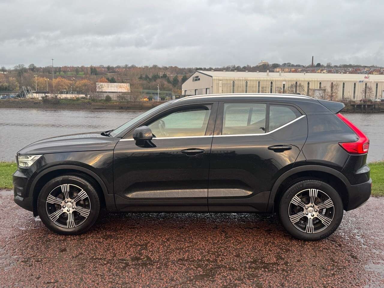 2021 VOLVO XC40 2021 VOLVO XC40
