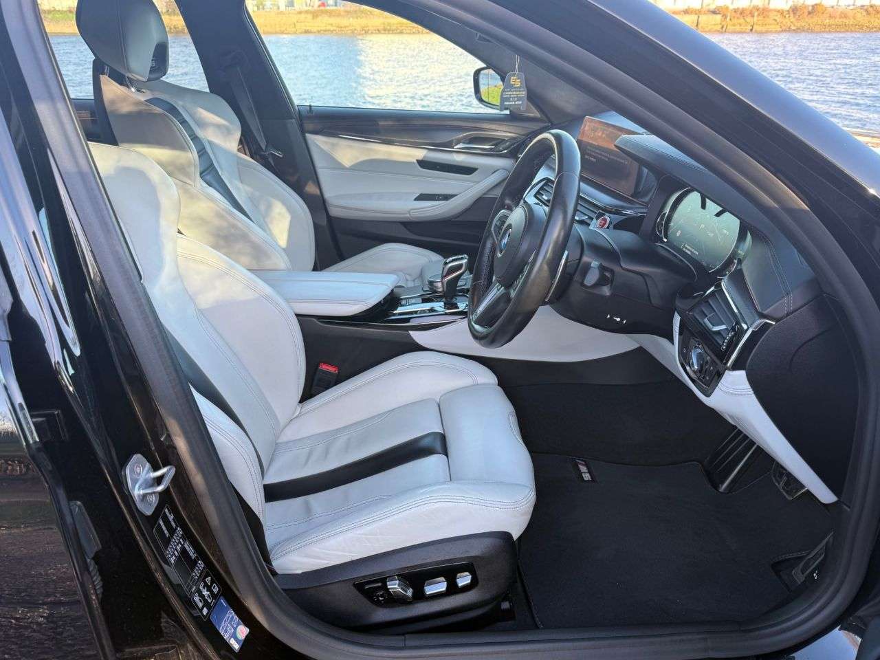 2019 BMW M5 COMPETITION 2019 BMW M5 COMPETITION