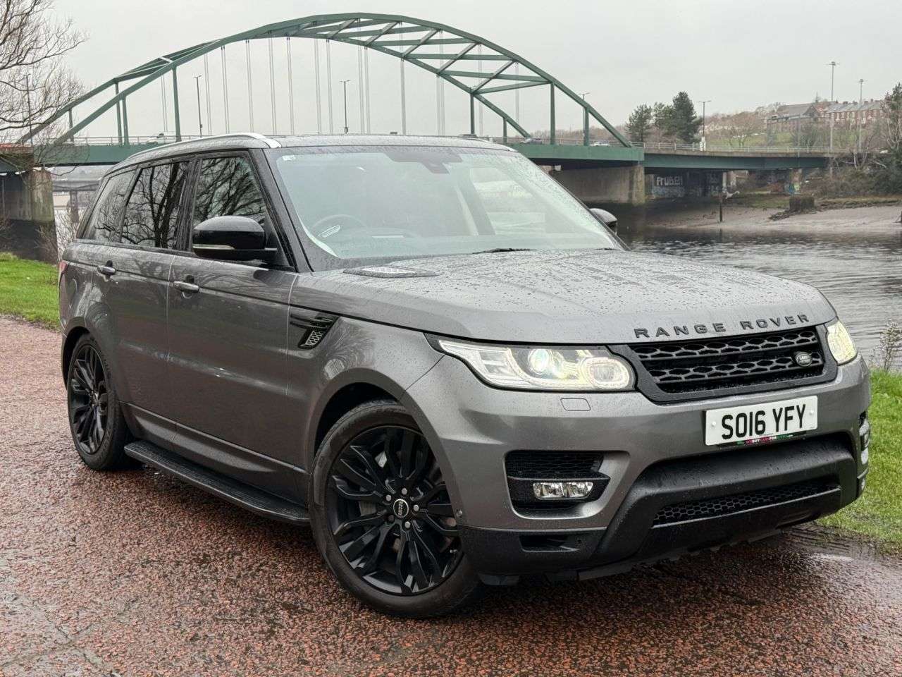 A 2016 LAND ROVER RANGE ROVER SPORT 3.0 SD V6 HSE Dynamic SUV 5dr Diesel Auto 4WD Euro 6 (s/s) (306 ps) **HEADS A 2016 LAND ROVER RANGE ROVER SPORT 3.0 SD V6 HSE Dynamic SUV 5dr Diesel Auto 4WD Euro 6 (s/s) (306 ps) **HEADS