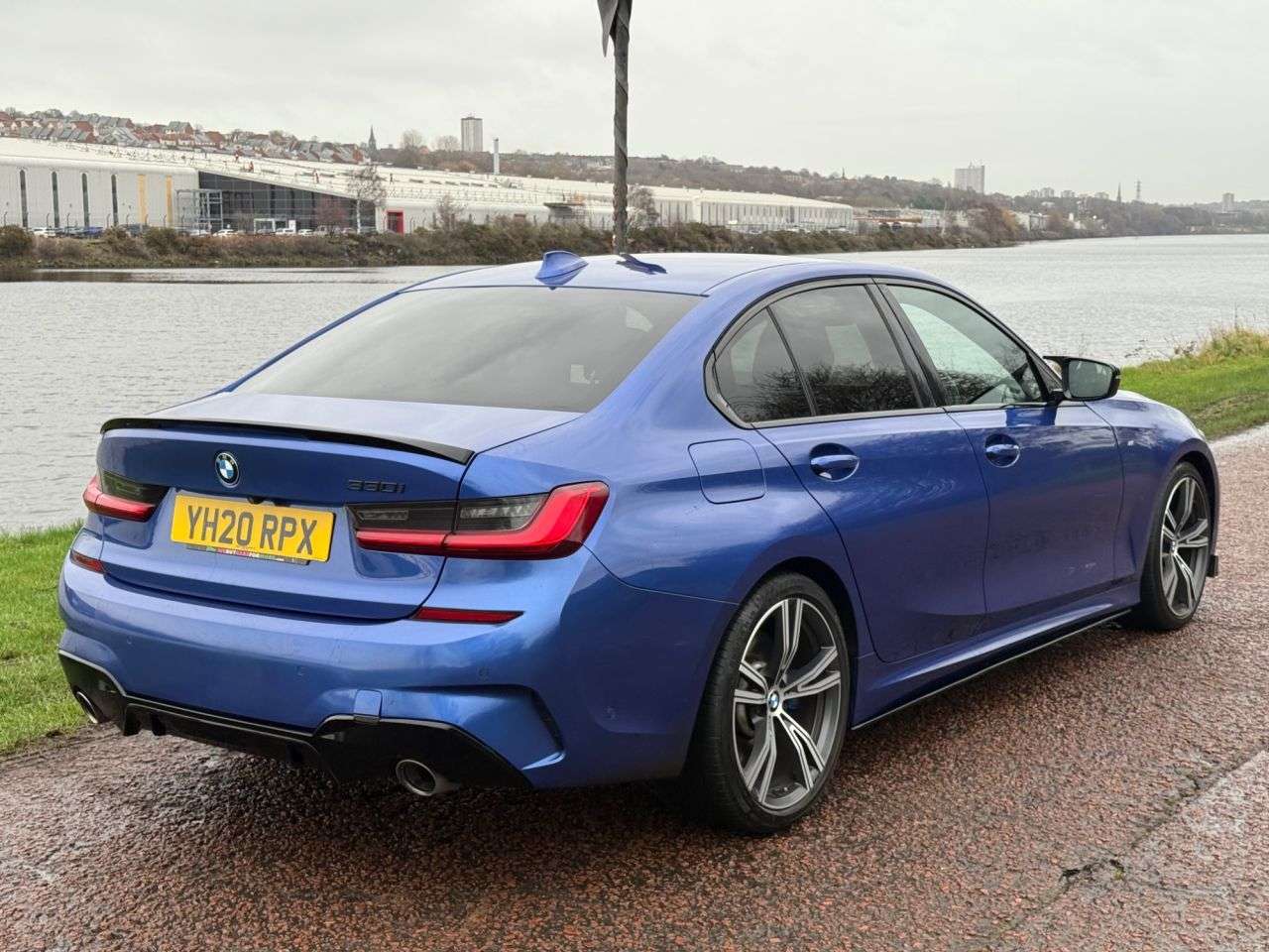 A null BMW 3 SERIES 2.0 330i M Sport Saloon 4dr Petrol Auto Euro 6 (s/s) (258 ps) APPLE CAR PLA A null BMW 3 SERIES 2.0 330i M Sport Saloon 4dr Petrol Auto Euro 6 (s/s) (258 ps) APPLE CAR PLA