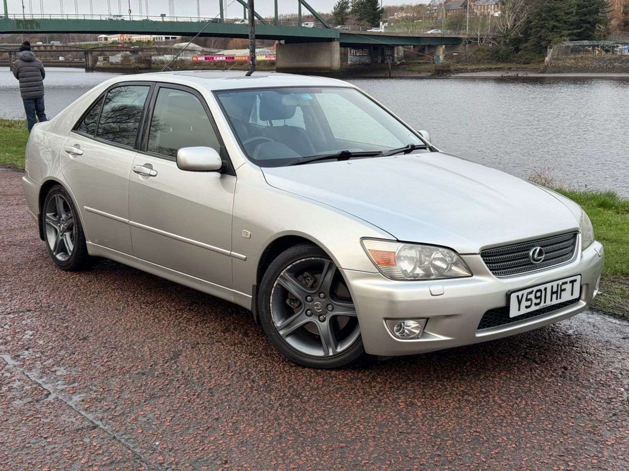 A 2001 LEXUS IS 2.0 200 SE Saloon 4dr Petrol Manual (229 g/km, 153 bhp) **ELECTRIC SUNROOF* A 2001 LEXUS IS 2.0 200 SE Saloon 4dr Petrol Manual (229 g/km, 153 bhp) **ELECTRIC SUNROOF*