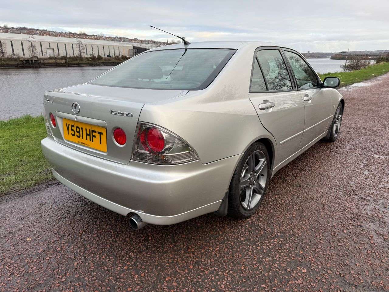 A 2001 LEXUS IS 2.0 200 SE Saloon 4dr Petrol Manual (229 g/km, 153 bhp) **ELECTRIC SUNROOF* A 2001 LEXUS IS 2.0 200 SE Saloon 4dr Petrol Manual (229 g/km, 153 bhp) **ELECTRIC SUNROOF*