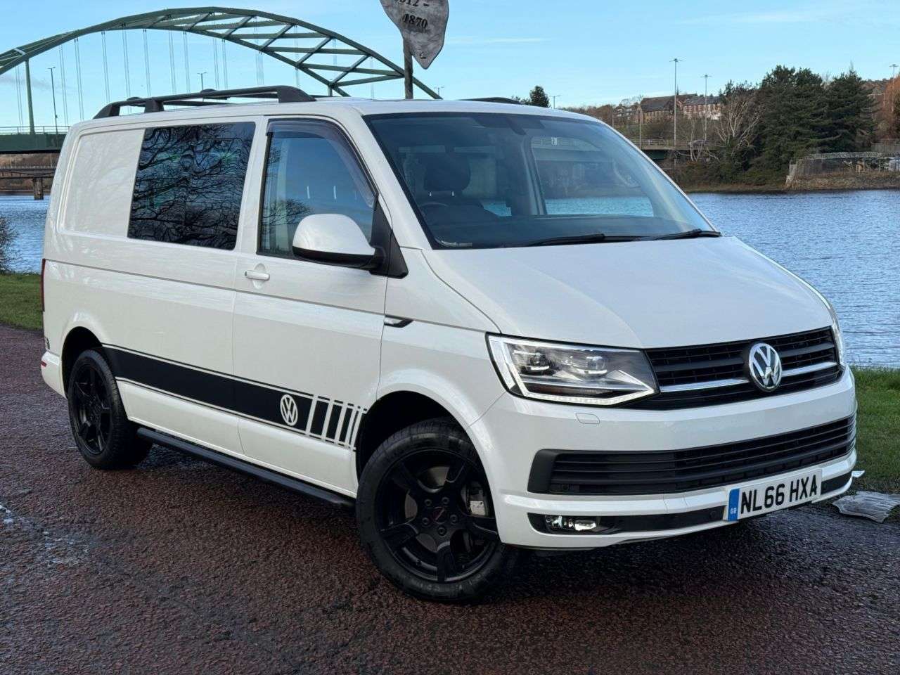 A 2016 VOLKSWAGEN TRANSPORTER 2.0 BiTDI T32 BlueMotion Tech Highline Kombi Double Cab 5dr Diesel Manual F A 2016 VOLKSWAGEN TRANSPORTER 2.0 BiTDI T32 BlueMotion Tech Highline Kombi Double Cab 5dr Diesel Manual F