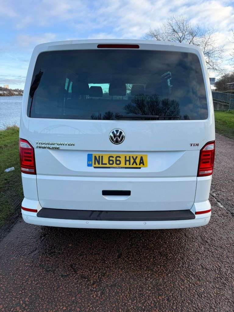 A 2016 VOLKSWAGEN TRANSPORTER 2.0 BiTDI T32 BlueMotion Tech Highline Kombi Double Cab 5dr Diesel Manual F A 2016 VOLKSWAGEN TRANSPORTER 2.0 BiTDI T32 BlueMotion Tech Highline Kombi Double Cab 5dr Diesel Manual F