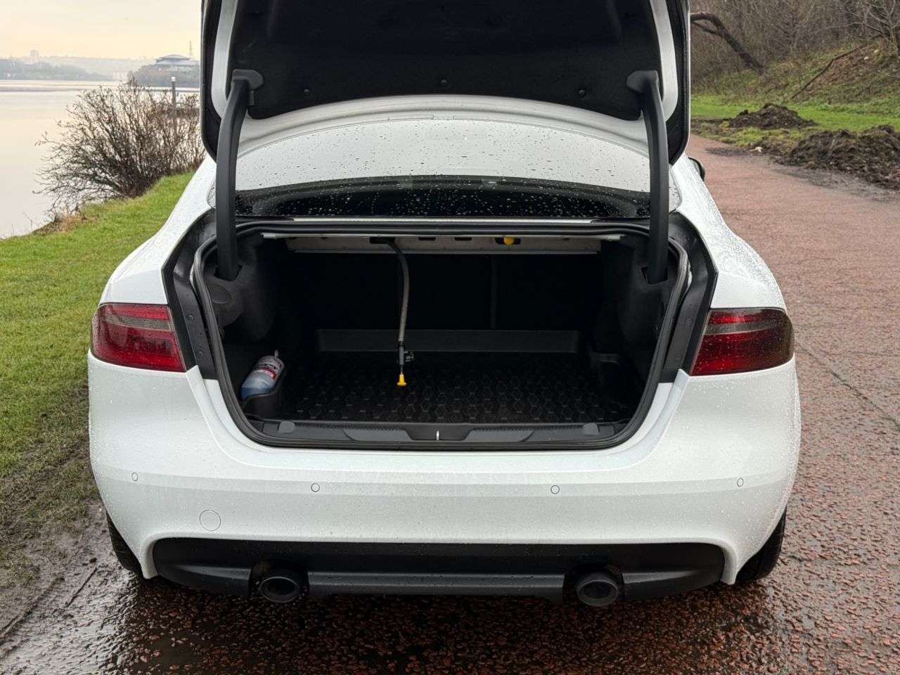 2016 JAGUAR XE 2016 JAGUAR XE