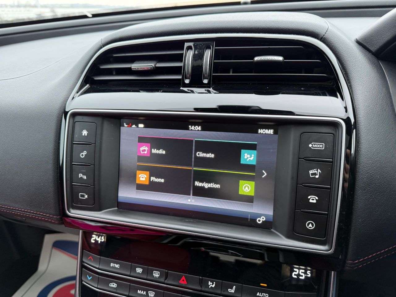 2016 JAGUAR XE 2016 JAGUAR XE