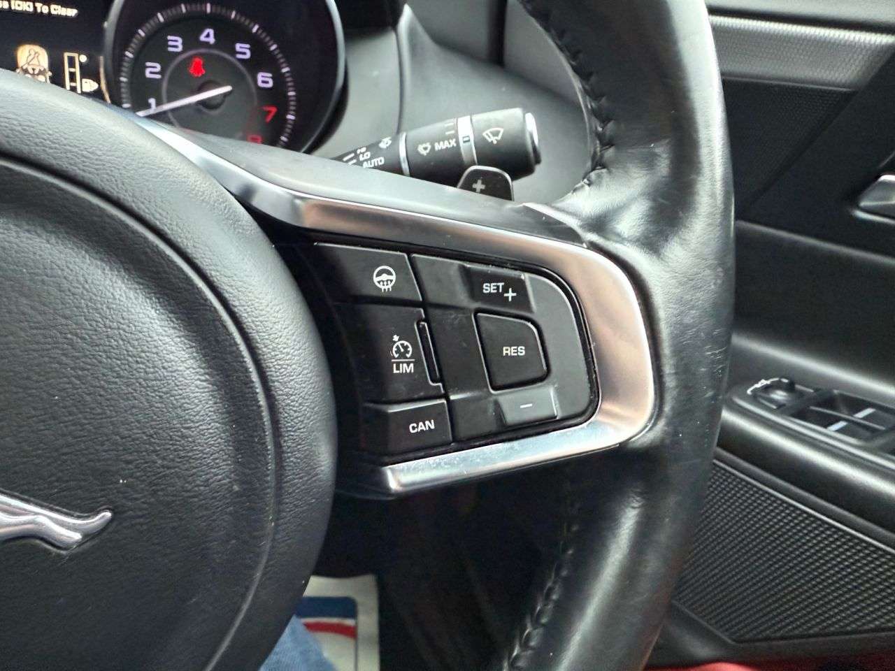 2016 JAGUAR XE 2016 JAGUAR XE