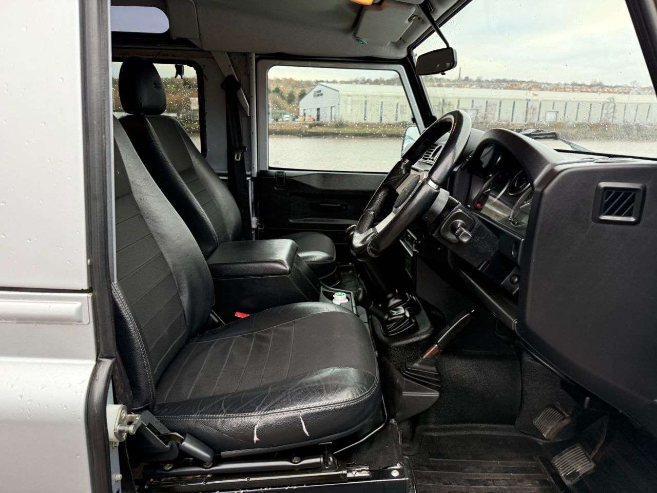 2011 LAND ROVER DEFENDER 2011 LAND ROVER DEFENDER