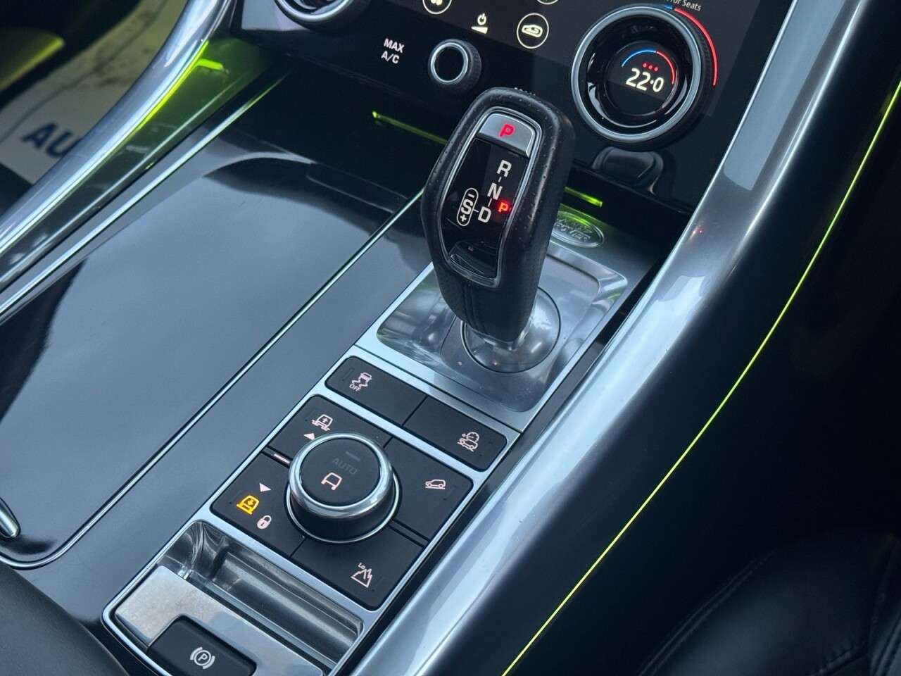 2020 LAND ROVER RANGE ROVER SPORT SVR 2020 LAND ROVER RANGE ROVER SPORT SVR