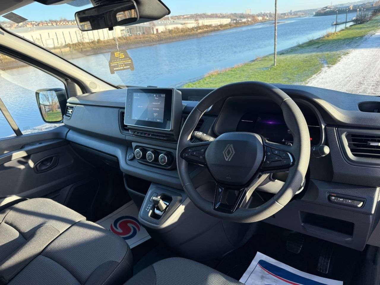 2025 RENAULT TRAFIC 2025 RENAULT TRAFIC