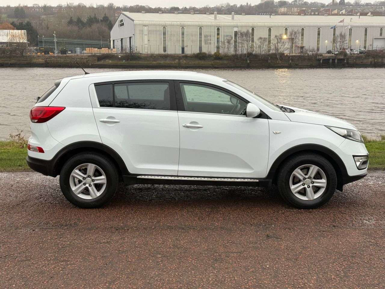 A 2014 KIA SPORTAGE 1.7 CRDi EcoDynamics 1 SUV 5dr Diesel Manual 2WD Euro 5 (s/s) (114 bhp) **A A 2014 KIA SPORTAGE 1.7 CRDi EcoDynamics 1 SUV 5dr Diesel Manual 2WD Euro 5 (s/s) (114 bhp) **A