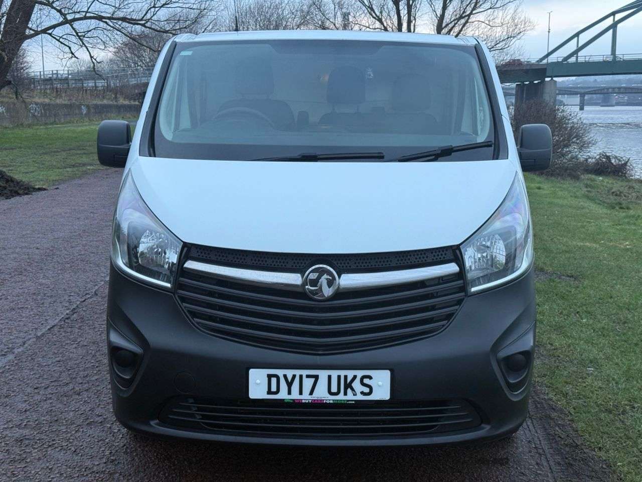 A 2017 VAUXHALL VIVARO 1.6 CDTi 2900 Panel Van 5dr Diesel Manual L2 H1 Euro 6 (120 ps) **HANDSFREE A 2017 VAUXHALL VIVARO 1.6 CDTi 2900 Panel Van 5dr Diesel Manual L2 H1 Euro 6 (120 ps) **HANDSFREE