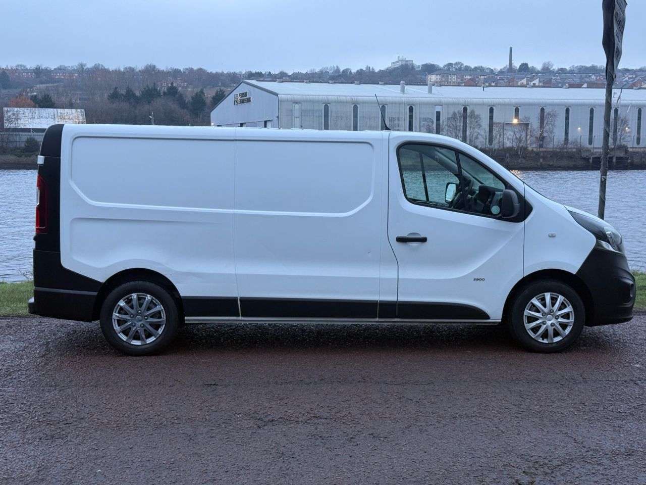 A 2017 VAUXHALL VIVARO 1.6 CDTi 2900 Panel Van 5dr Diesel Manual L2 H1 Euro 6 (120 ps) **HANDSFREE A 2017 VAUXHALL VIVARO 1.6 CDTi 2900 Panel Van 5dr Diesel Manual L2 H1 Euro 6 (120 ps) **HANDSFREE