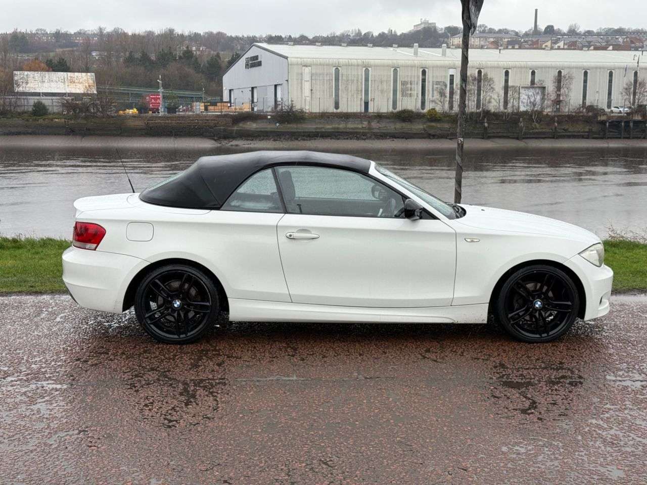 A 2012 BMW 1 SERIES 2.0 118d M Sport Convertible 2dr Diesel Manual Euro 5 (s/s) (143 ps) **CRUI A 2012 BMW 1 SERIES 2.0 118d M Sport Convertible 2dr Diesel Manual Euro 5 (s/s) (143 ps) **CRUI