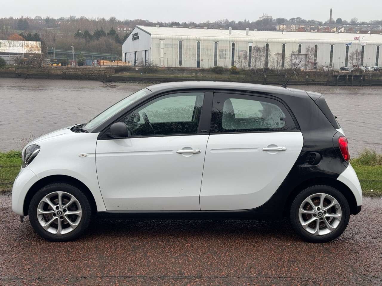 2017 SMART FORFOUR 2017 SMART FORFOUR