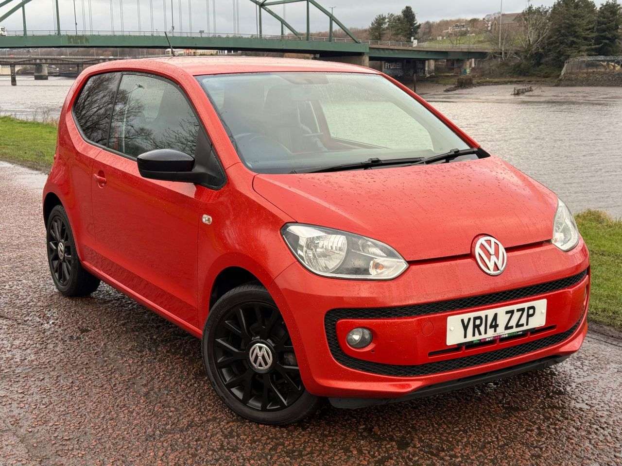 A 2014 VOLKSWAGEN UP! 1.0 Groove up! Hatchback 3dr Petrol Manual Euro 5 (75 ps) SAT NAV, HEATED S A 2014 VOLKSWAGEN UP! 1.0 Groove up! Hatchback 3dr Petrol Manual Euro 5 (75 ps) SAT NAV, HEATED S