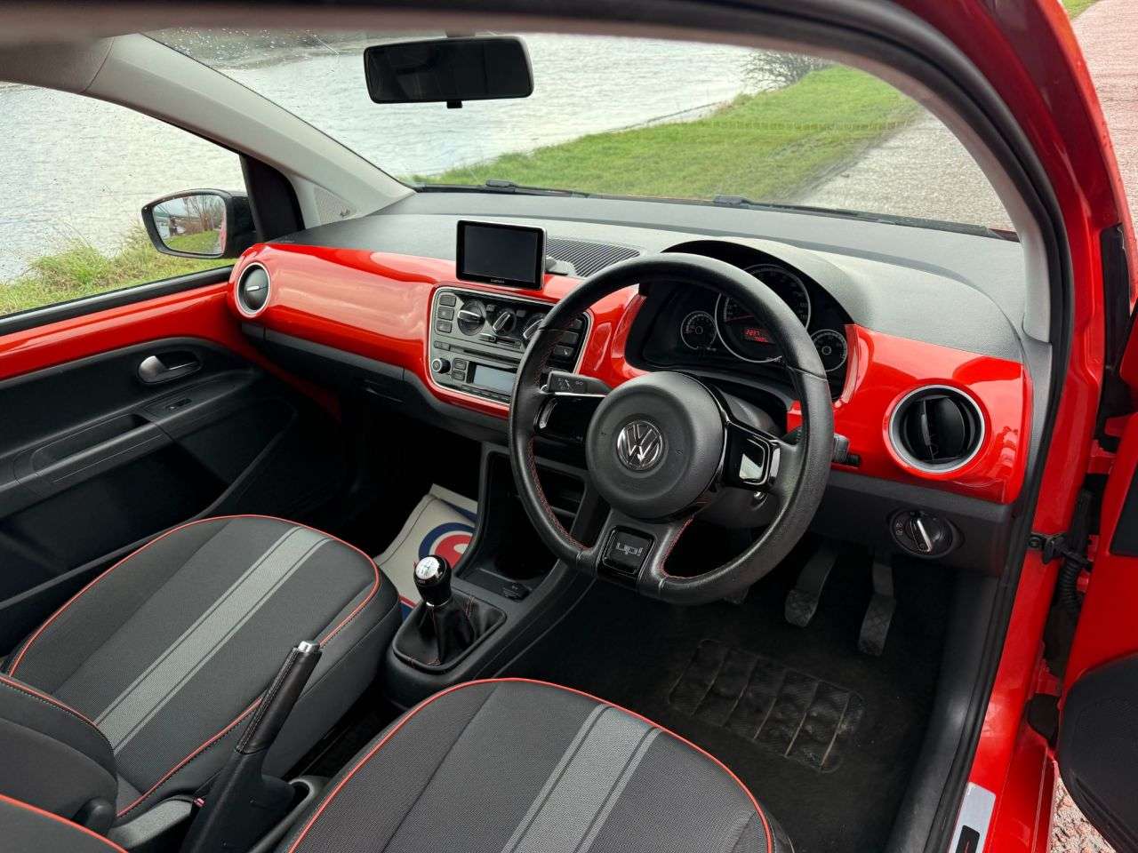 2014 VOLKSWAGEN UP! 2014 VOLKSWAGEN UP!