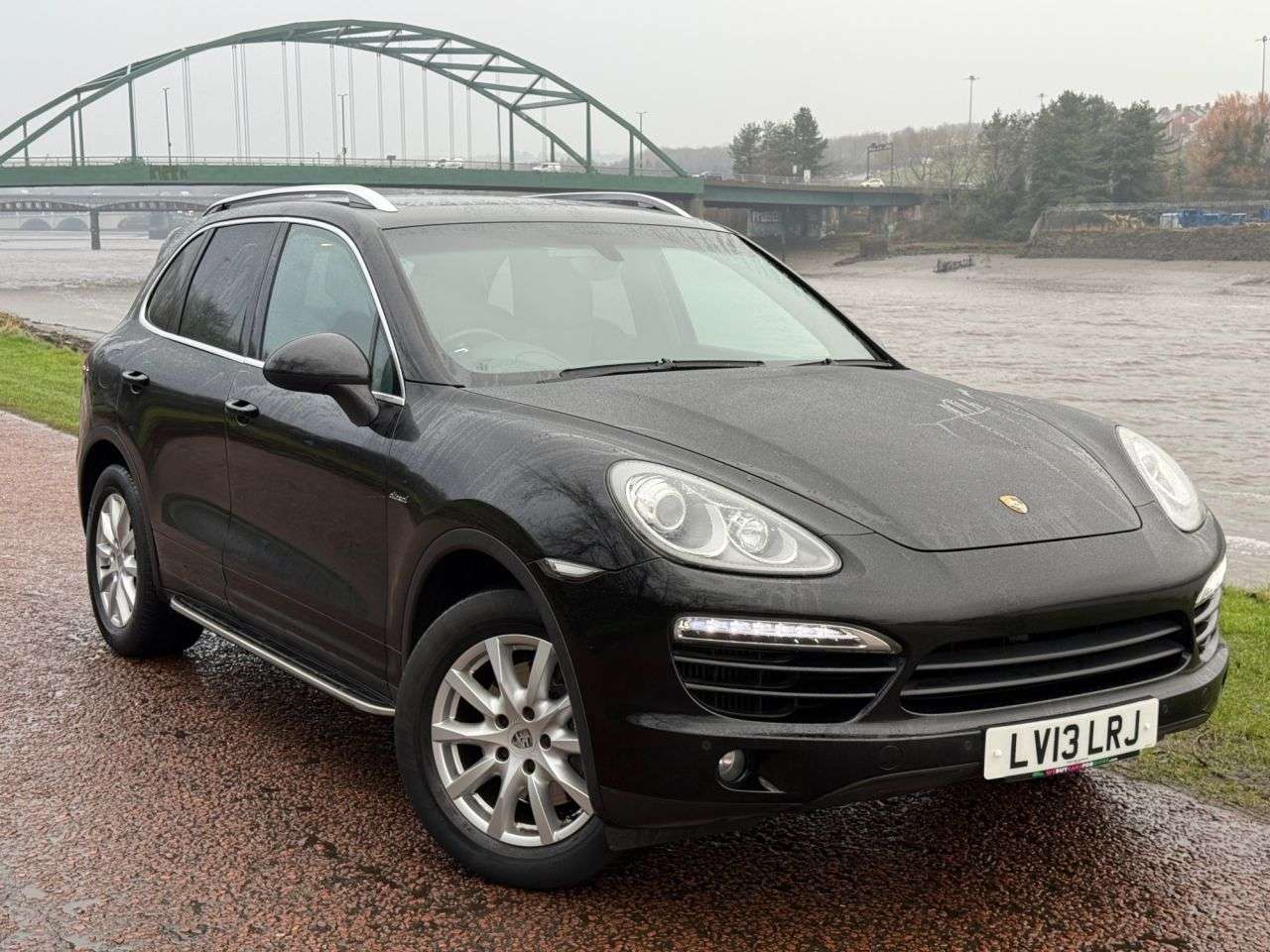 A 2013 PORSCHE CAYENNE 3.0 TD V6 SUV 5dr Diesel Tiptronic 4WD Euro 5 (s/s) (240 ps) **FULL LEATHER A 2013 PORSCHE CAYENNE 3.0 TD V6 SUV 5dr Diesel Tiptronic 4WD Euro 5 (s/s) (240 ps) **FULL LEATHER