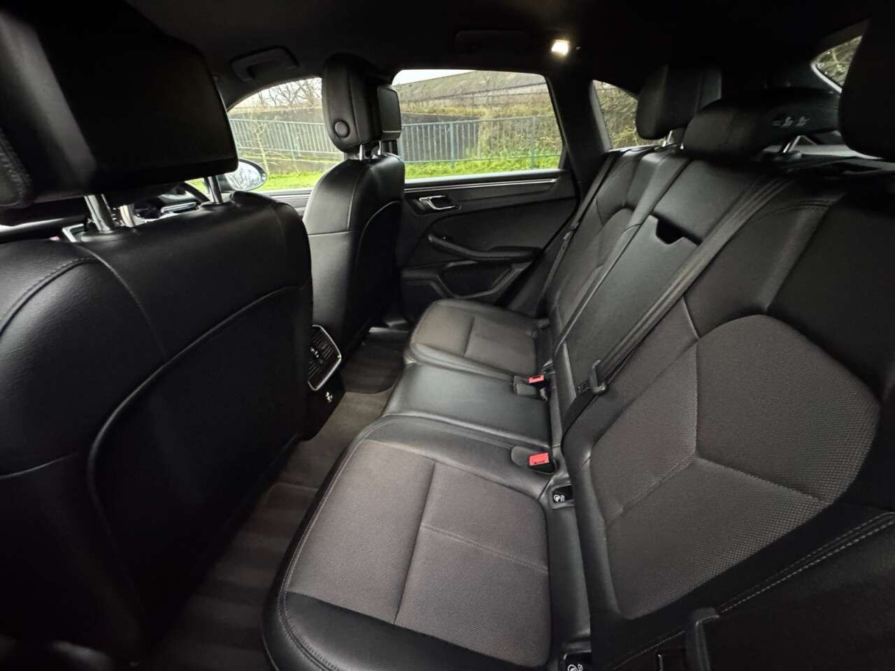 2021 PORSCHE MACAN 2021 PORSCHE MACAN