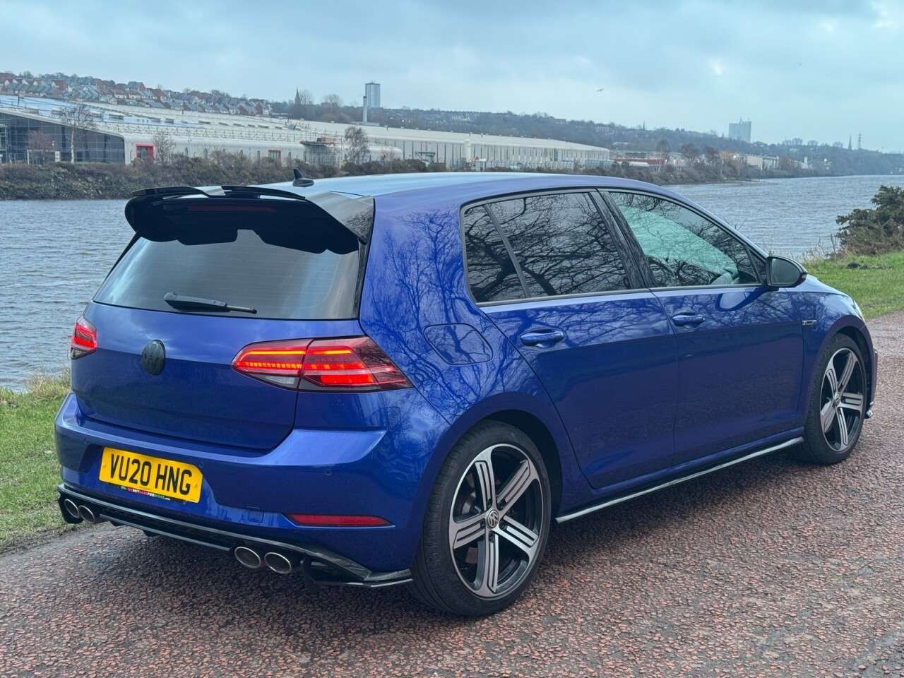 A 2020 VOLKSWAGEN GOLF 2.0 TSI R Hatchback 5dr Petrol DSG 4Motion Euro 6 (s/s) (300 ps) LAPIZ BLUE A 2020 VOLKSWAGEN GOLF 2.0 TSI R Hatchback 5dr Petrol DSG 4Motion Euro 6 (s/s) (300 ps) LAPIZ BLUE