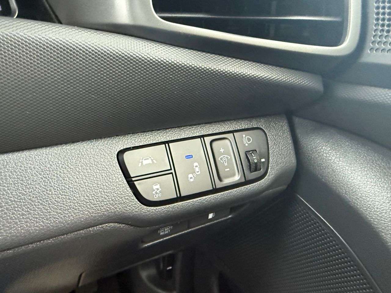 0 HYUNDAI IONIQ 0 HYUNDAI IONIQ