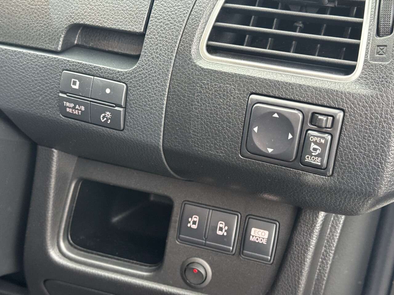 2011 NISSAN SERENA 2011 NISSAN SERENA