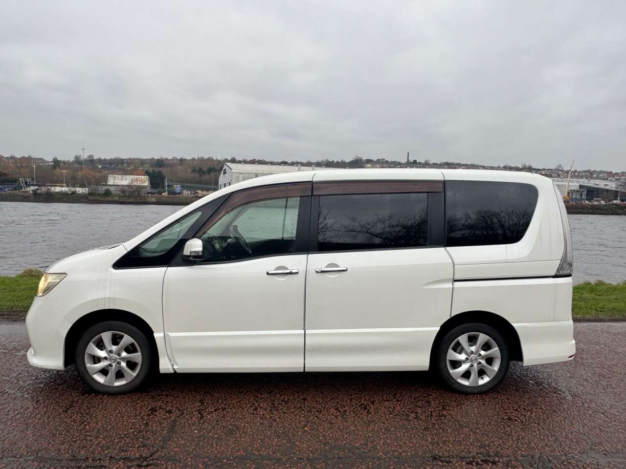 2011 NISSAN SERENA 2011 NISSAN SERENA