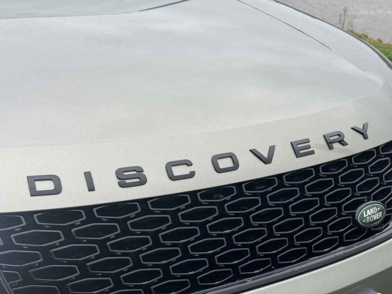 A 2018 LAND ROVER DISCOVERY 3.0 SD V6 HSE Luxury SUV 5dr Diesel Auto 4WD Euro 6 (s/s) (306 ps) 22" ALLO A 2018 LAND ROVER DISCOVERY 3.0 SD V6 HSE Luxury SUV 5dr Diesel Auto 4WD Euro 6 (s/s) (306 ps) 22" ALLO