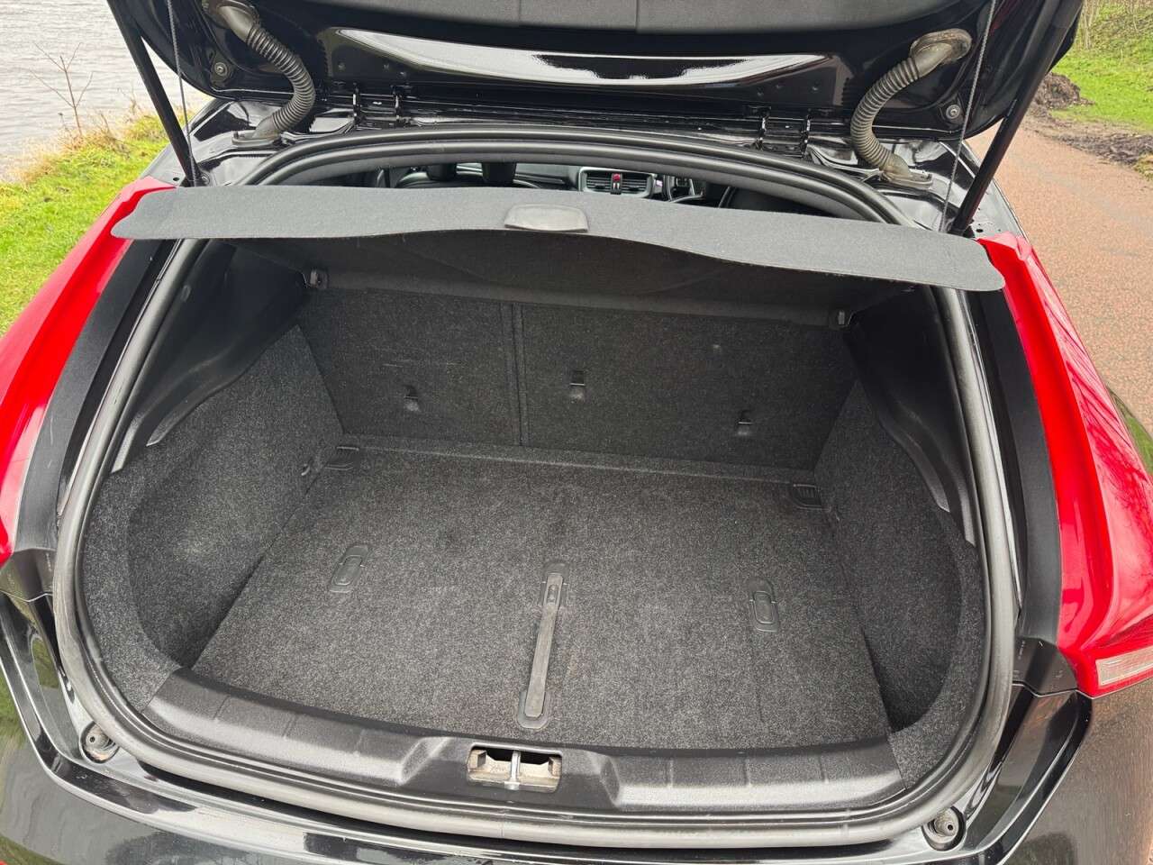 2015 VOLVO V40 2015 VOLVO V40