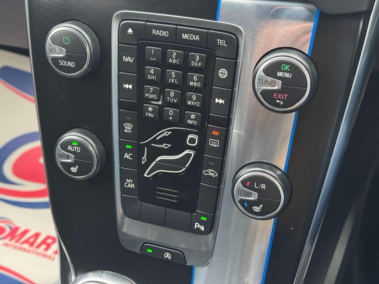 2015 VOLVO V40 2015 VOLVO V40