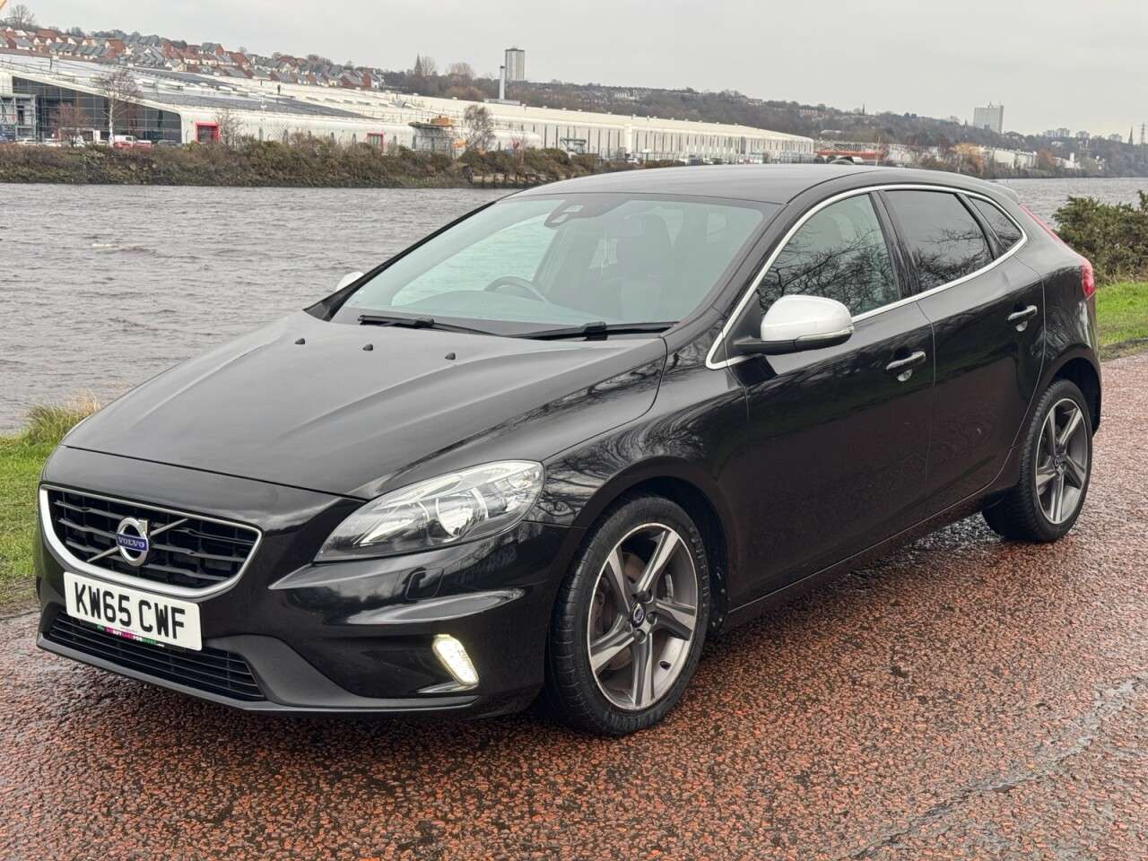 2015 VOLVO V40 2015 VOLVO V40