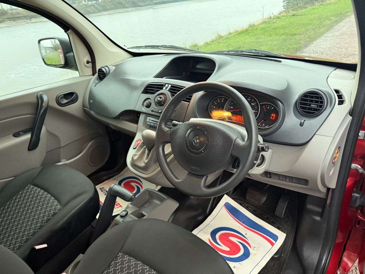 2011 RENAULT KANGOO 2011 RENAULT KANGOO