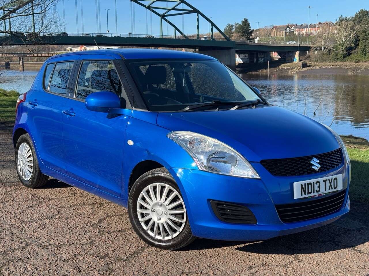 A 2013 SUZUKI SWIFT 1.2 SZ2 Hatchback 5dr Petrol Manual Euro 5 (94 ps) A 2013 SUZUKI SWIFT 1.2 SZ2 Hatchback 5dr Petrol Manual Euro 5 (94 ps)