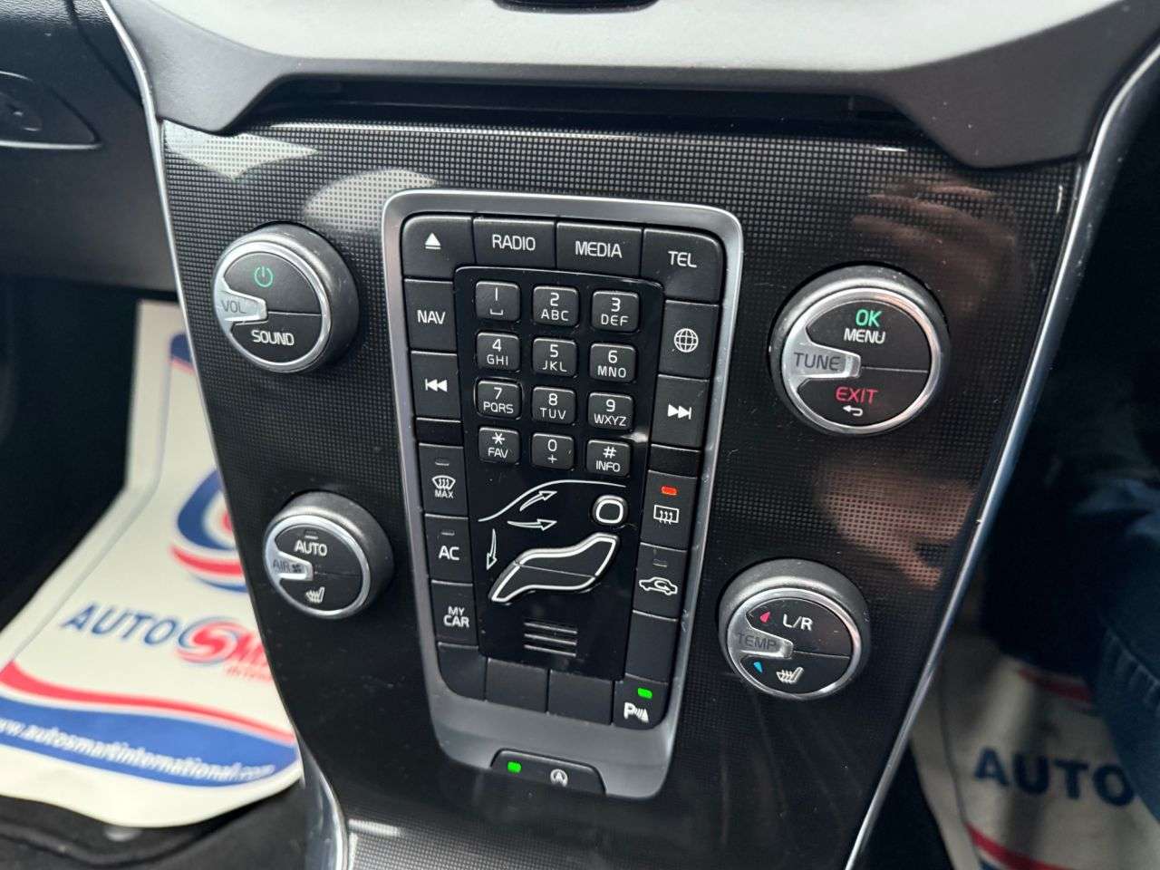 2017 VOLVO V40 2017 VOLVO V40