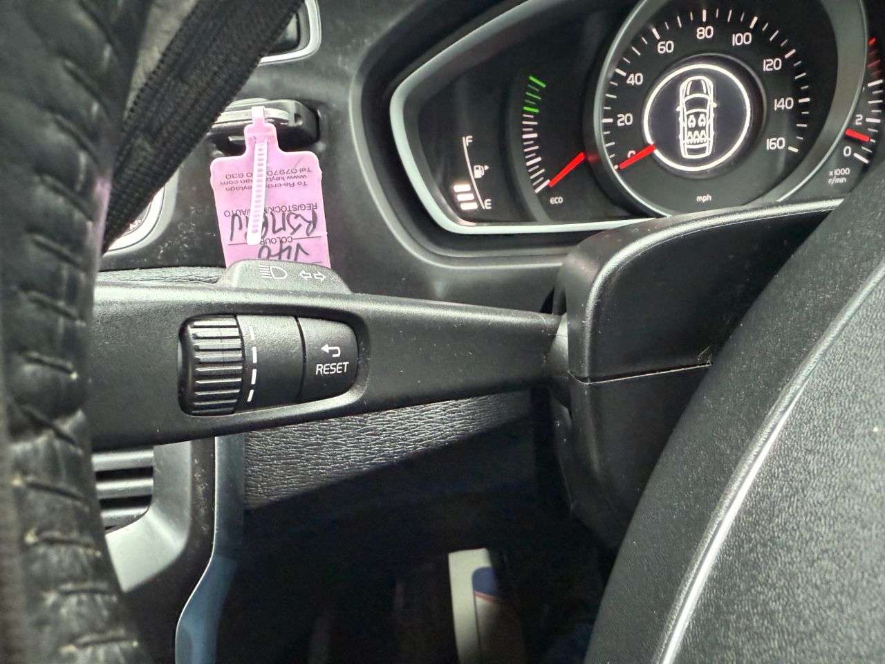 2017 VOLVO V40 2017 VOLVO V40