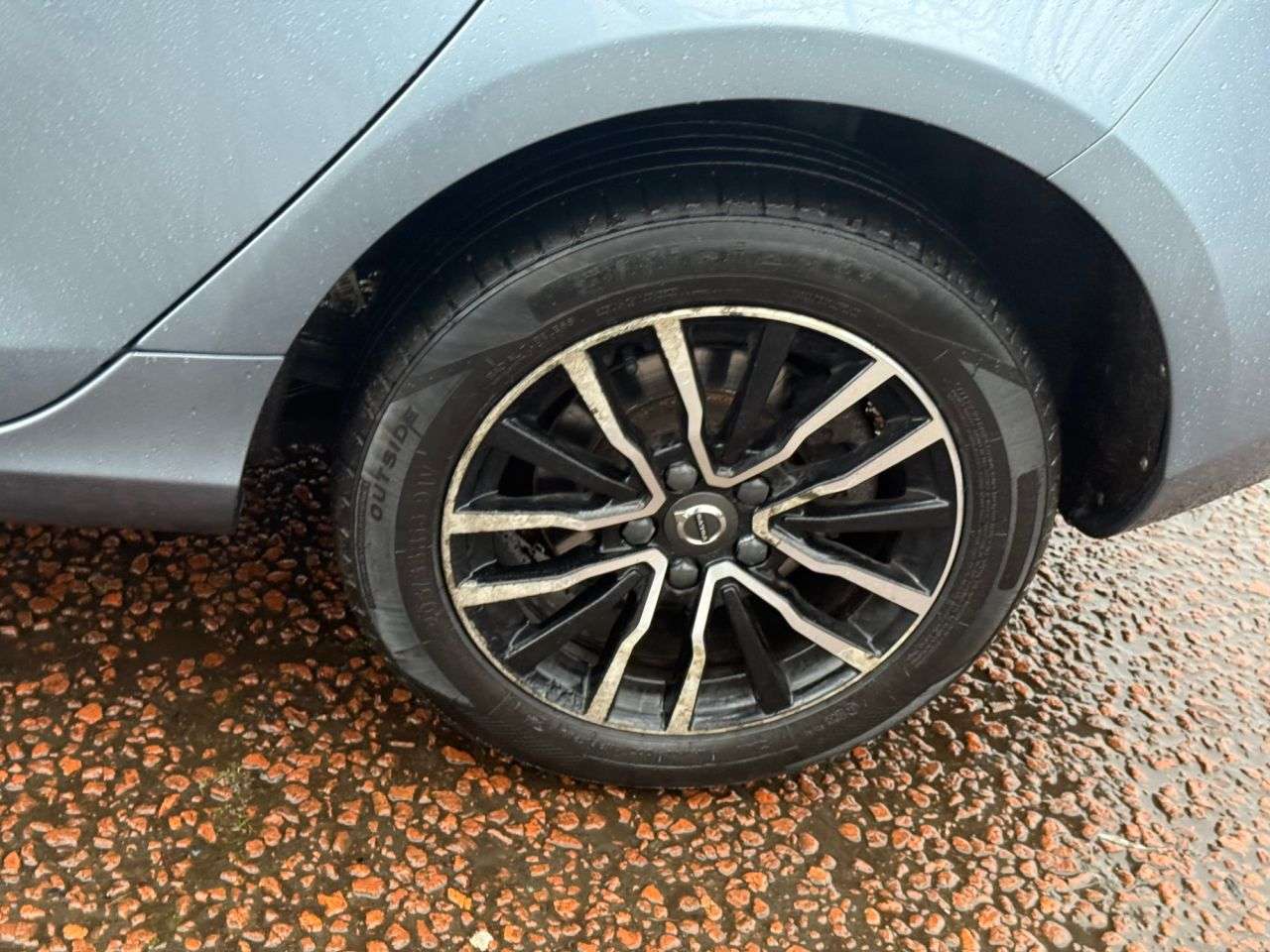 2017 VOLVO V40 2017 VOLVO V40