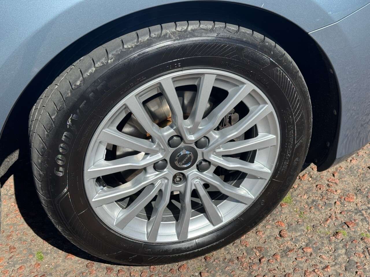 2017 VOLVO V40 2017 VOLVO V40