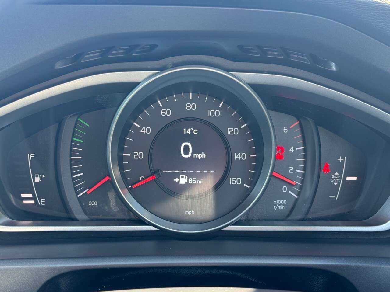 2017 VOLVO V40 2017 VOLVO V40