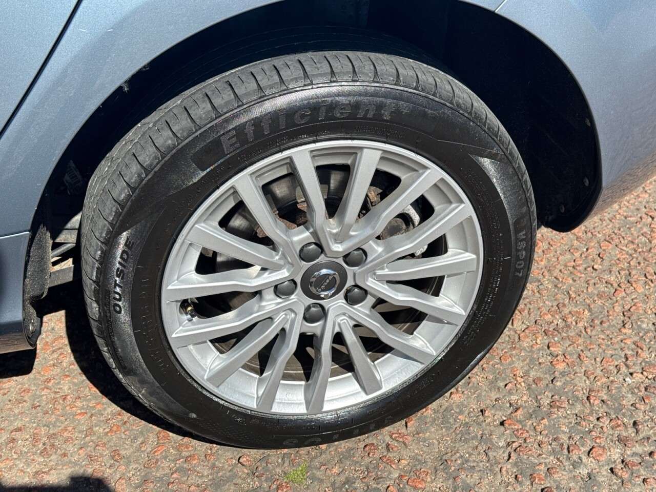 2017 VOLVO V40 2017 VOLVO V40