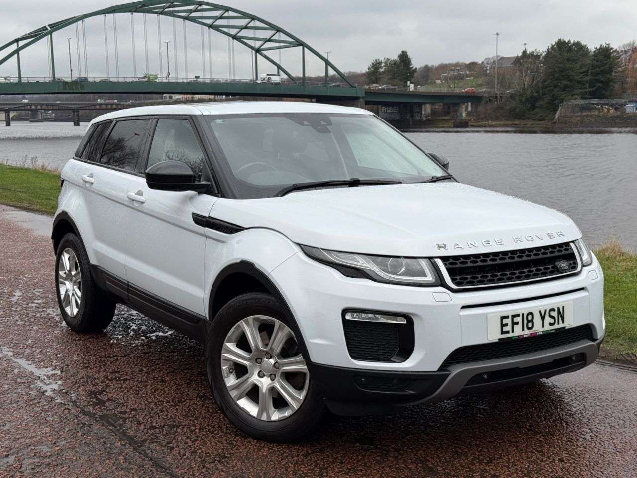 A 2018 LAND ROVER RANGE ROVER EVOQUE 2.0 TD4 SE Tech SUV 5dr Diesel Auto 4WD Euro 6 (s/s) (180 ps) FOUR WHEEL DR A 2018 LAND ROVER RANGE ROVER EVOQUE 2.0 TD4 SE Tech SUV 5dr Diesel Auto 4WD Euro 6 (s/s) (180 ps) FOUR WHEEL DR