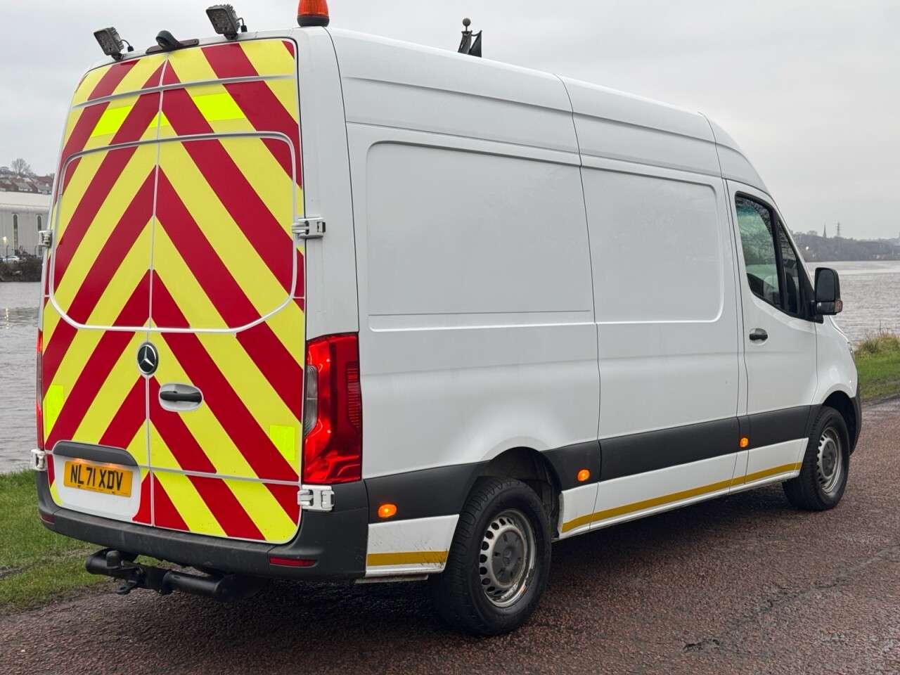 A 2021 MERCEDES-BENZ SPRINTER 2.1 316 CDI Progressive Panel Van 5dr Diesel Manual RWD L2 H2 Euro 6 (s/s) A 2021 MERCEDES-BENZ SPRINTER 2.1 316 CDI Progressive Panel Van 5dr Diesel Manual RWD L2 H2 Euro 6 (s/s)