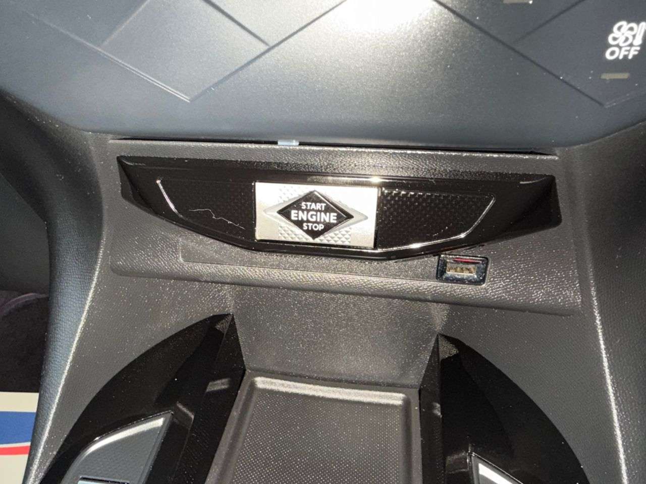 2019 DS AUTOMOBILES DS 3 2019 DS AUTOMOBILES DS 3