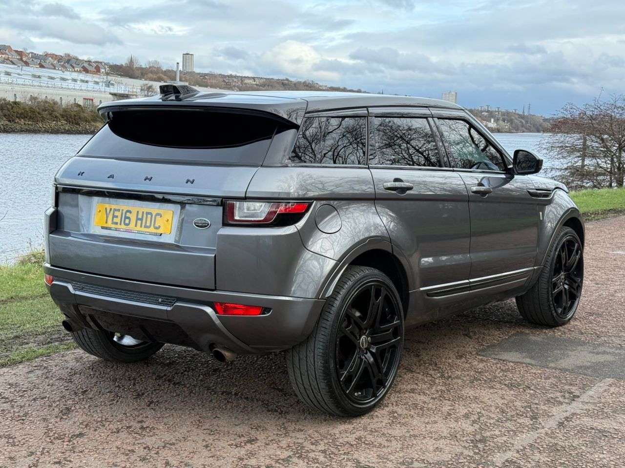 A 2016 LAND ROVER RANGE ROVER EVOQUE 2.0 TD4 SE Tech SUV 5dr Diesel Auto 4WD Euro 6 (s/s) (180 ps) **FULL LEATHE A 2016 LAND ROVER RANGE ROVER EVOQUE 2.0 TD4 SE Tech SUV 5dr Diesel Auto 4WD Euro 6 (s/s) (180 ps) **FULL LEATHE