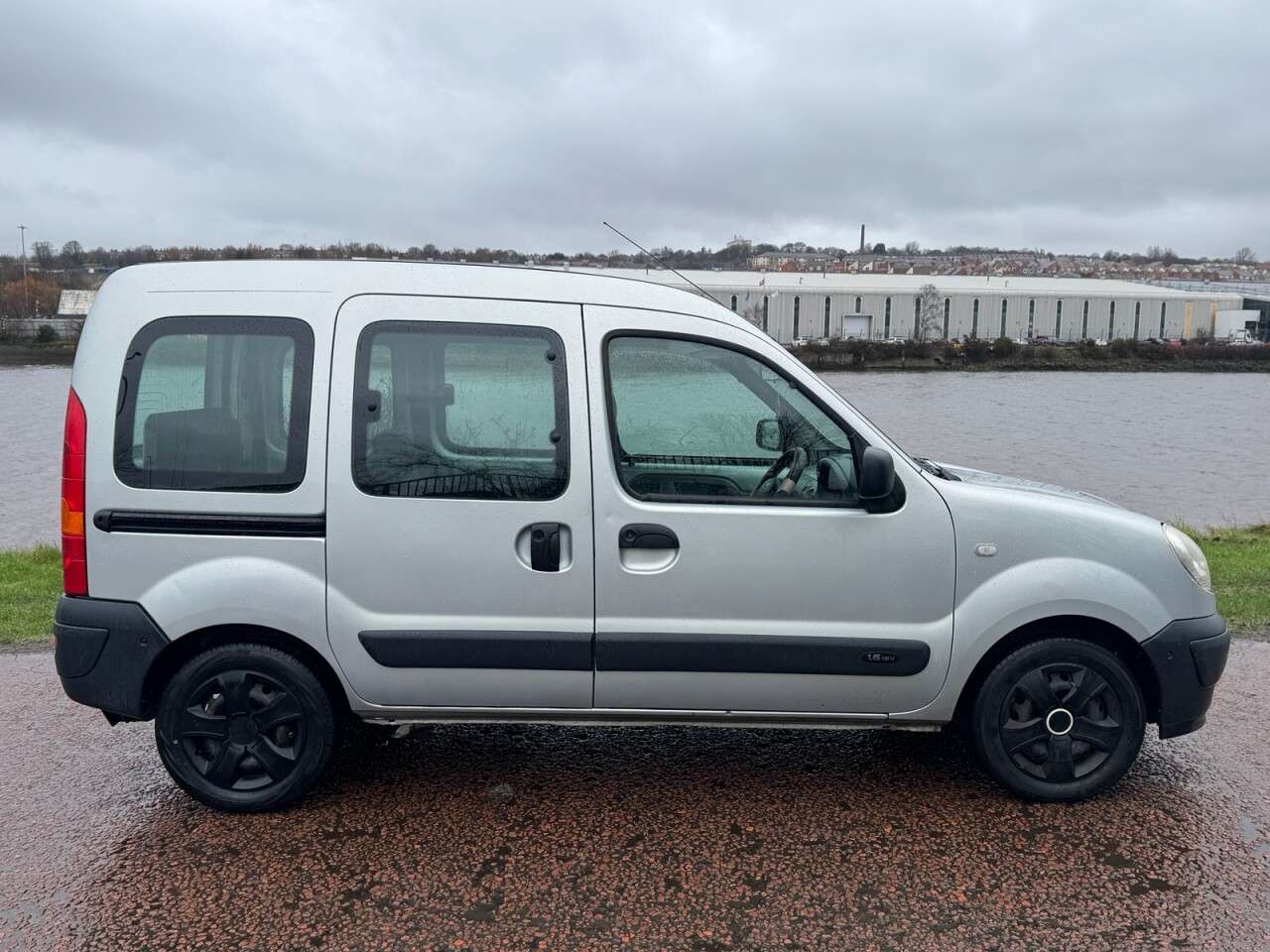 A 2007 RENAULT KANGOO 1.6 16v Authentique MPV 5dr Petrol Automatic (190 g/km, 95 bhp) AUTOMATIC - A 2007 RENAULT KANGOO 1.6 16v Authentique MPV 5dr Petrol Automatic (190 g/km, 95 bhp) AUTOMATIC -
