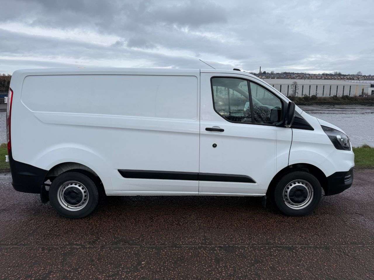 A 2021 FORD TRANSIT CUSTOM 2.0 300 EcoBlue Leader Panel Van 5dr Diesel Manual L1 H1 Euro 6 (s/s) (130 A 2021 FORD TRANSIT CUSTOM 2.0 300 EcoBlue Leader Panel Van 5dr Diesel Manual L1 H1 Euro 6 (s/s) (130